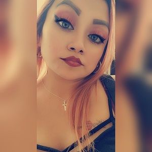 Meet your Posher, Elisa